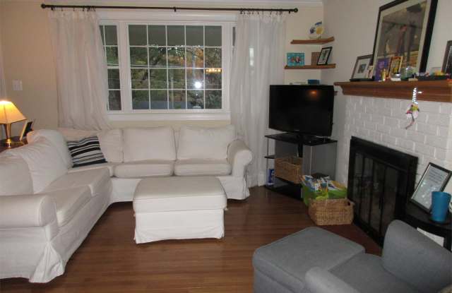 7308 Woodley Place Gallery 4