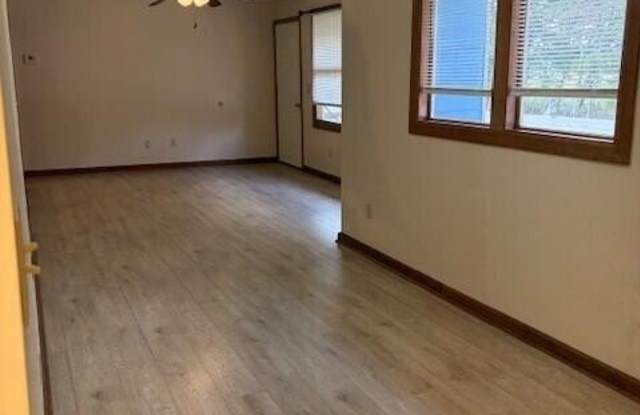 3105 W Willow Street Gallery 4