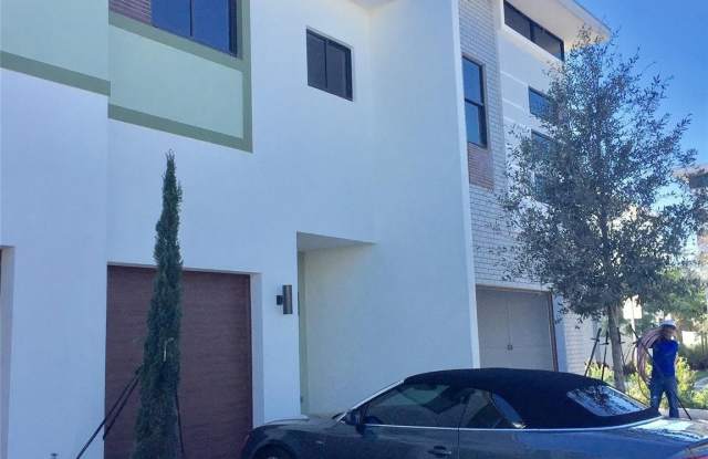4510 NW 8TH Court Gallery 1