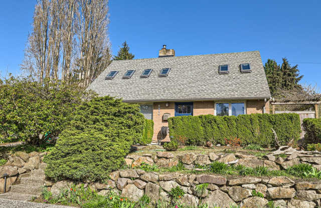 Charming Seattle Home in Seattle's Wedgwood Neighborhood - Furnished photos photos Charming Seattle Home in Seattle's Wedgwood Neighborhood - Furnished photos photos