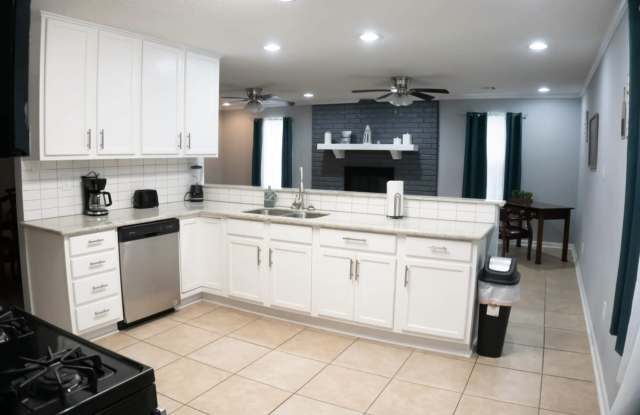704 Esplanade - 704 Esplanade Street, Lake Charles, LA 70607