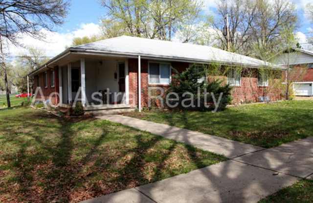 North Overland Park Duplex-Available NOW!! - 7903 Grandview Street, Overland Park, KS 66204 North Overland Park Duplex-Available NOW!! - 7903 Grandview Street, Overland Park, KS 66204