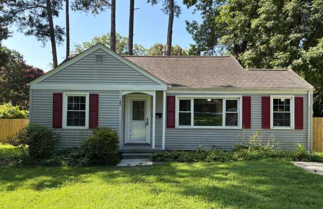 2 Bedroom, 1 Bathroom House in Greensboro! photos photos