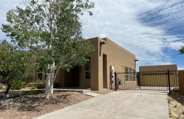 Charming Southwest Living Near Santa Fe Country Club photos photos
