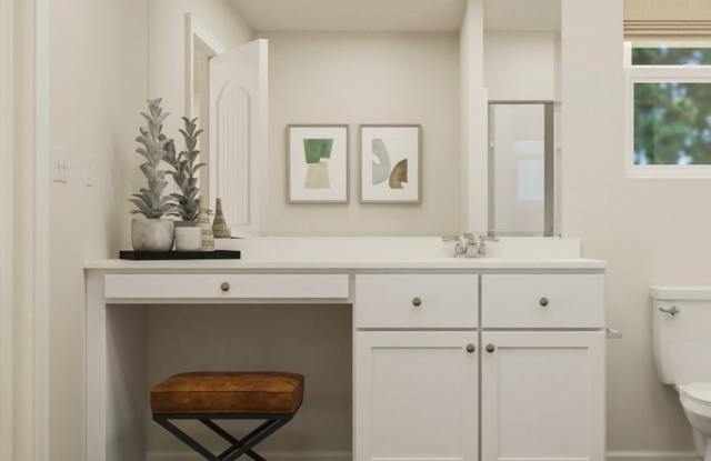 Room in 5 Bedroom Home at Turning Lake Dr Gallery 3