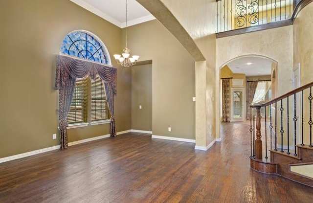 1824 Auburn Drive Gallery 4