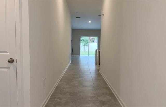 1129 DEEPWATER Circle Gallery 3