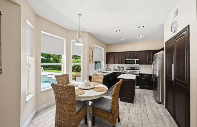 15073 Oak Chase Court Gallery 4