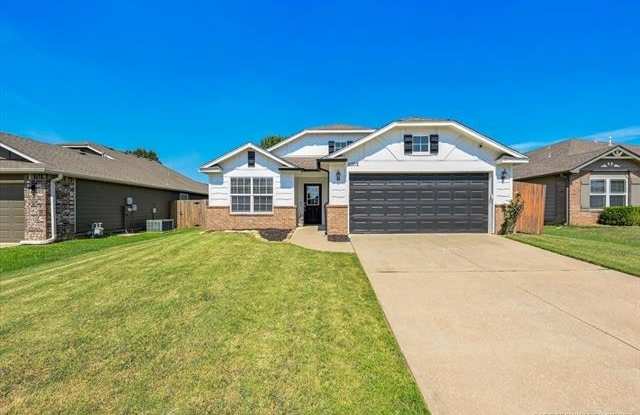 10712 North 152nd East Avenue photos photos