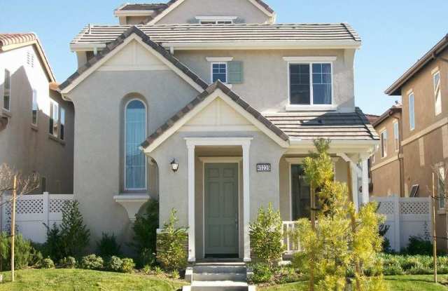 Beautiful Harveston Home with 4 Bedrooms plus Third Floor Loft photos photos