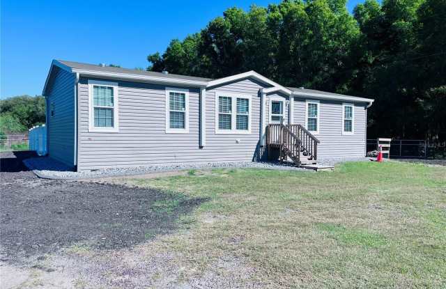 27020 BLOOMFIELD AVE photos photos