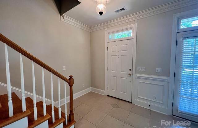 234 Twain Avenue Gallery 4