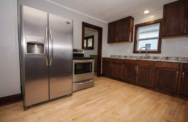 1827 Plymouth Street photos photos
