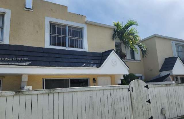 4540 SW 68th Ct Cir - 4540 Southwest 68th Court Circle, Glenvar Heights, FL 33155