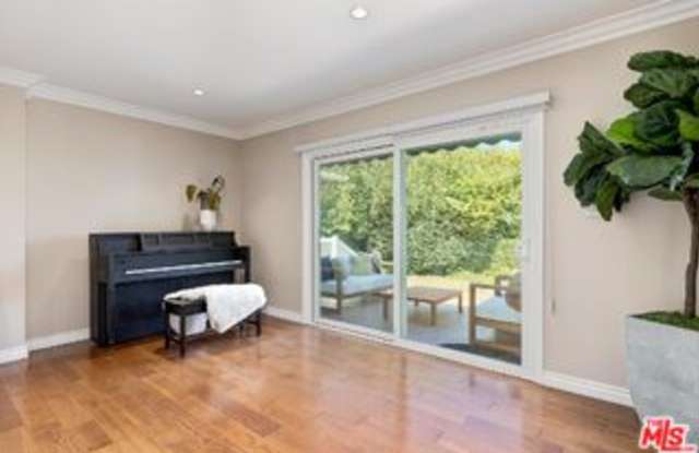2302 Duxbury Circle Gallery 4