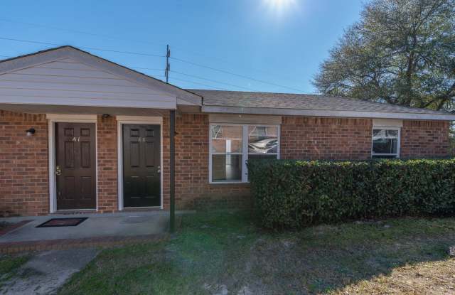 Updated 2 Bed/1 Bath Duplex Available for Rent Now! photos photos