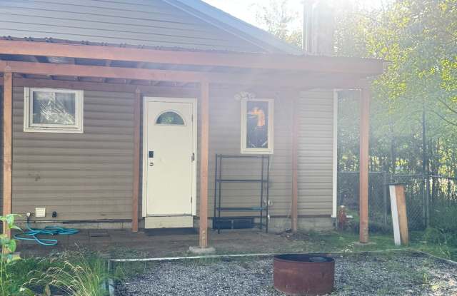 Rickert Street - 2104 Gallery 4