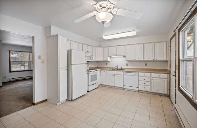Oak Street Townhomes Gallery 4