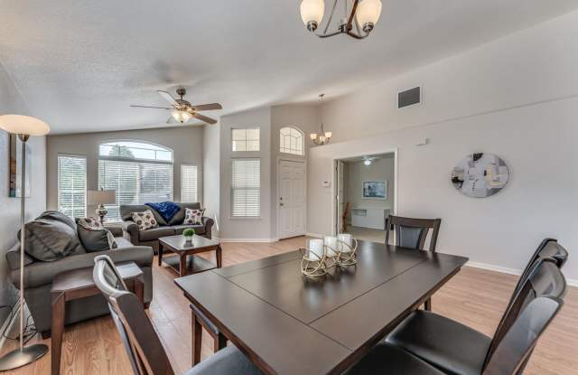 FULLY FURNISHED Sparks home with all utilities included and flexible lease options Gallery 3