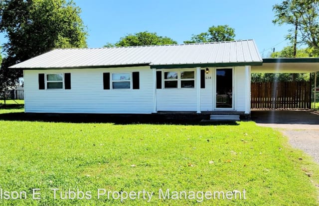 634 S Berry St - 634 South Berry Street, Burkburnett, TX 76354