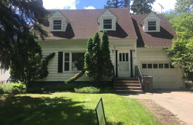5 bed 2 Bath Single Family Home - 1101 11th Street South, Moorhead, MN 56560