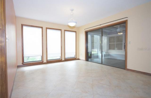 8909 TURNBERRY COURT Gallery 4
