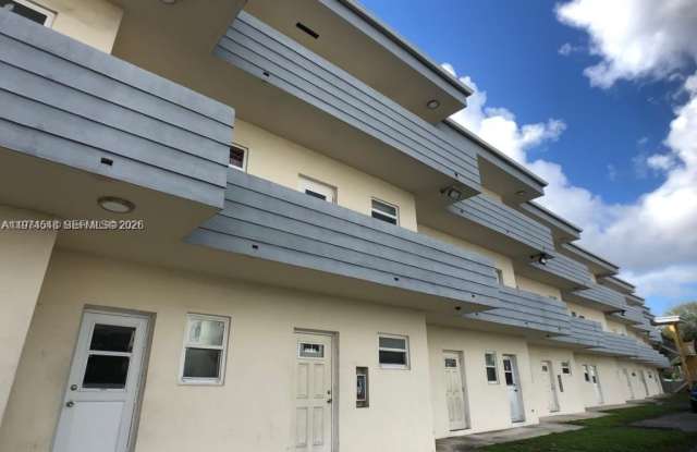 13215 NE 6th Ave photos photos