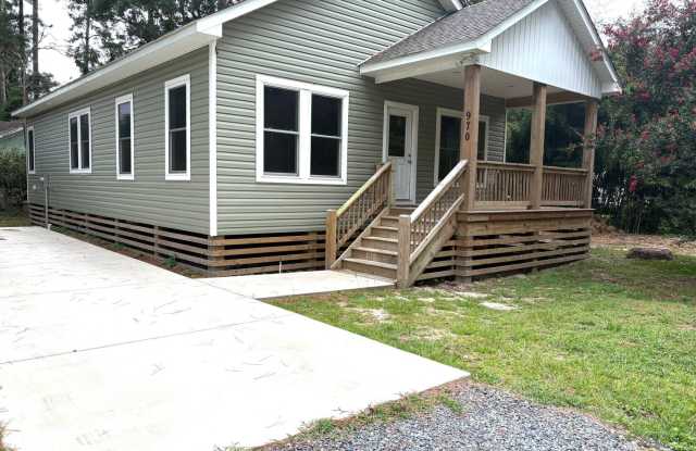 3 Bedroom 2 Bath Home in Manteo $2200/mo photos photos