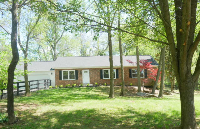 4 Bedroom 3 Bath SFH on 3.5 Acres For Rent In Round Hill, VA! photos photos