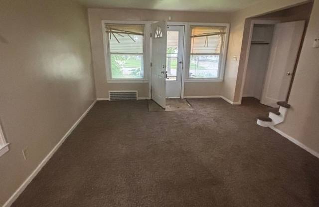 2bd DUPLEX Cash Pay/Vouchers Gallery 3