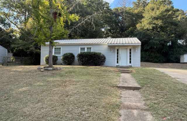 Charming 3 Bed, 1 Bath Single Family Home in Montgomery, AL - $1150/mo photos photos