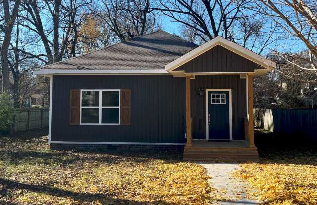 FOR RENT - 2 Bedroom, 2 Bath West End Charmer! - 515 Olive Street, Jonesboro, AR 72401