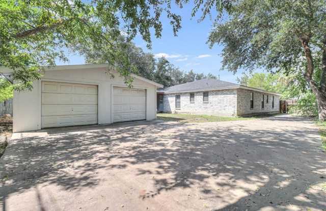 2111 E Lott Avenue photos photos
