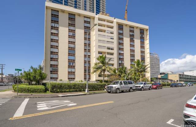 $1900/ 1 BED / 1 BATH Condo a walking distance in Ala Moana Center - 910 Ahana Street, Honolulu, HI 96814