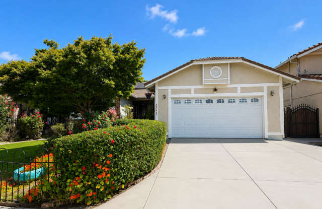 Welcome to this stunning 4 bedroom  bathroom home located in Fremont photos photos