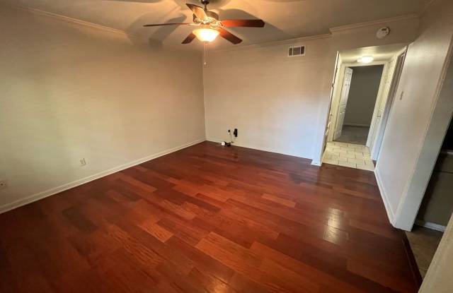 2 Bedroom 1 Bath Apartment Close to Campus! photos photos