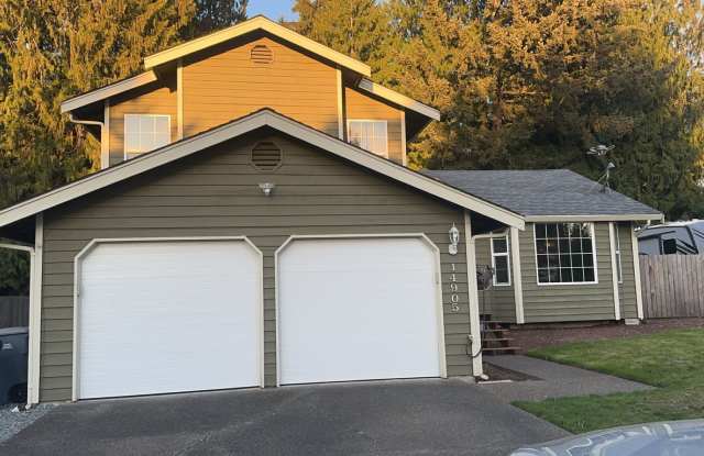 Puyallup South Hill-Tri level home ready for move in August 15th! 3 Bd/2.5bath,w/AC  RV Parking! photos photos