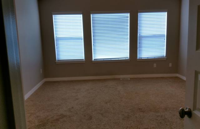 3 Bedroom Townhome in SOJO!! Gallery 3