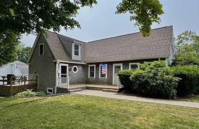 28 Glen St - 28 Glen Street, Whitman, MA 02382