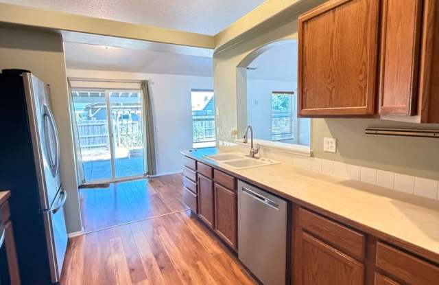 3-Bedroom 2-Bathrrom home in Creswell Gallery 4