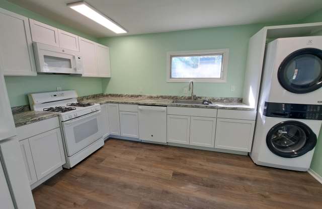 1521 Stanford Dr Gallery 4