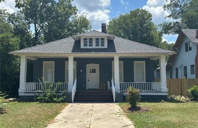 2676 Cherokee Avenue photos photos
