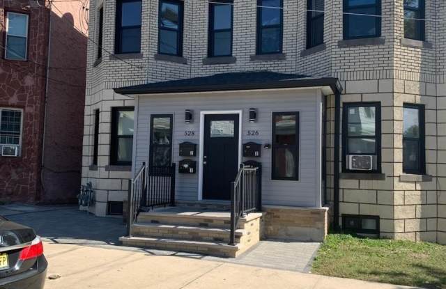 528 Jacques Street - 528 Jacques Street, Perth Amboy, NJ 08861
