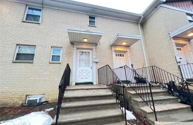 406 Cranbury Road unit: 7 photos photos