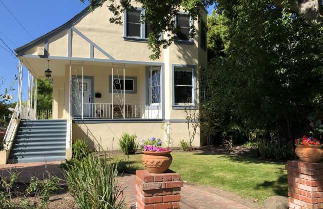 1616 Clinton Ave - 5 bedroom | 3 bath | Single family home - 1616 Clinton Avenue, Alameda, CA 94501