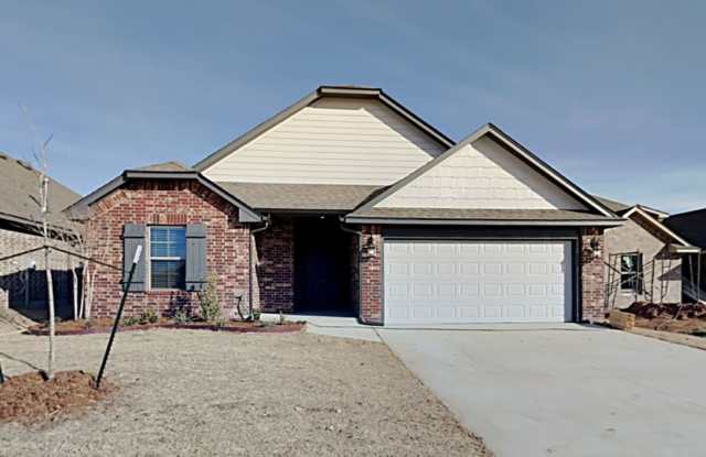 Very Nice 3 Bedroom 2 Bath Home in Yukon Schools Gallery 1
