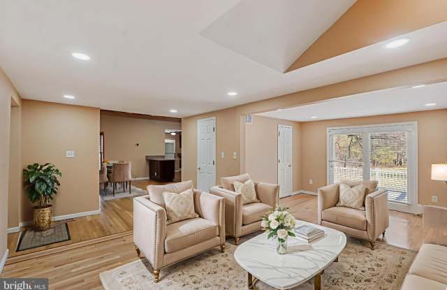 3850 RT-27 - 3850 New Jersey 27, Kendall Park, NJ 08540