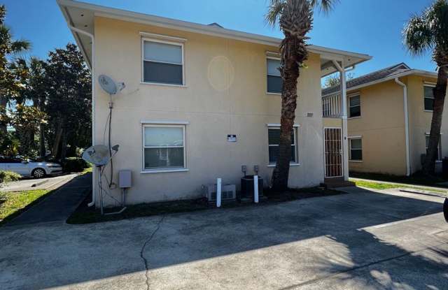 2 Bed /1 Bath 1st Level Condo For Rent! Located within just Blocks from Jax Beach 3D Virtual Tour Inside! - 207 7th Street South, Jacksonville Beach, FL 32250