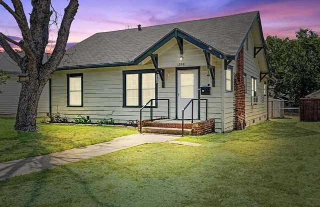 Newly Remodeled 3-Bedroom, 2-Bathroom Home for Rent! photos photos