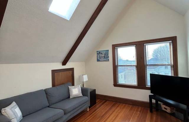 Charming 2BR Deleaded apt in Roslindale 3rd floor photos photos